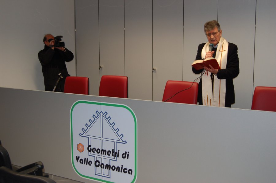 28-1-2012: Inaugurazione nuova sede - La benedizione